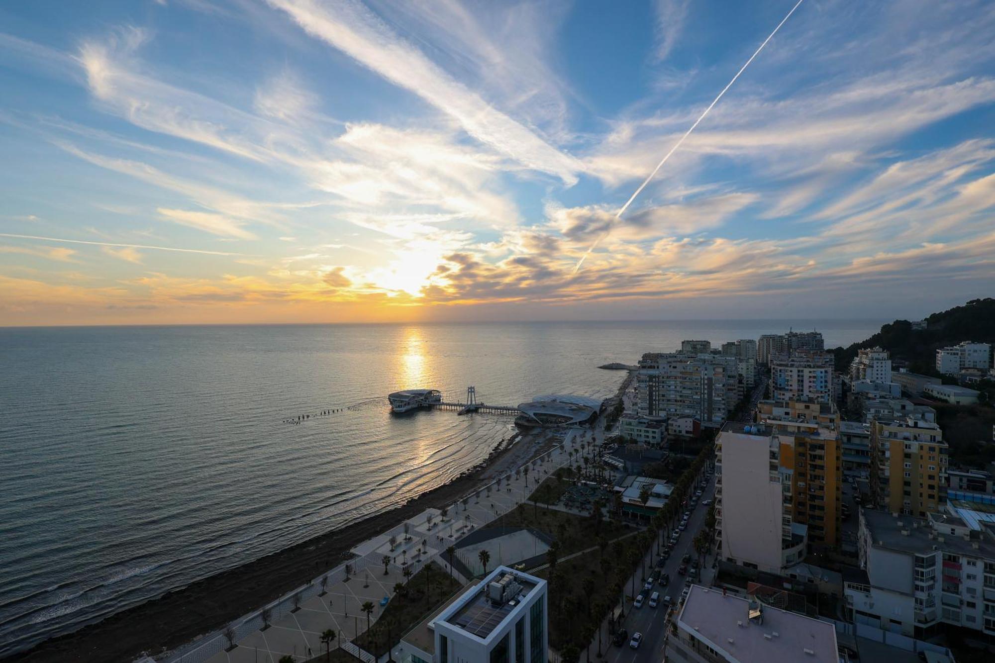 Grandstay Apartments Durres Exterior photo